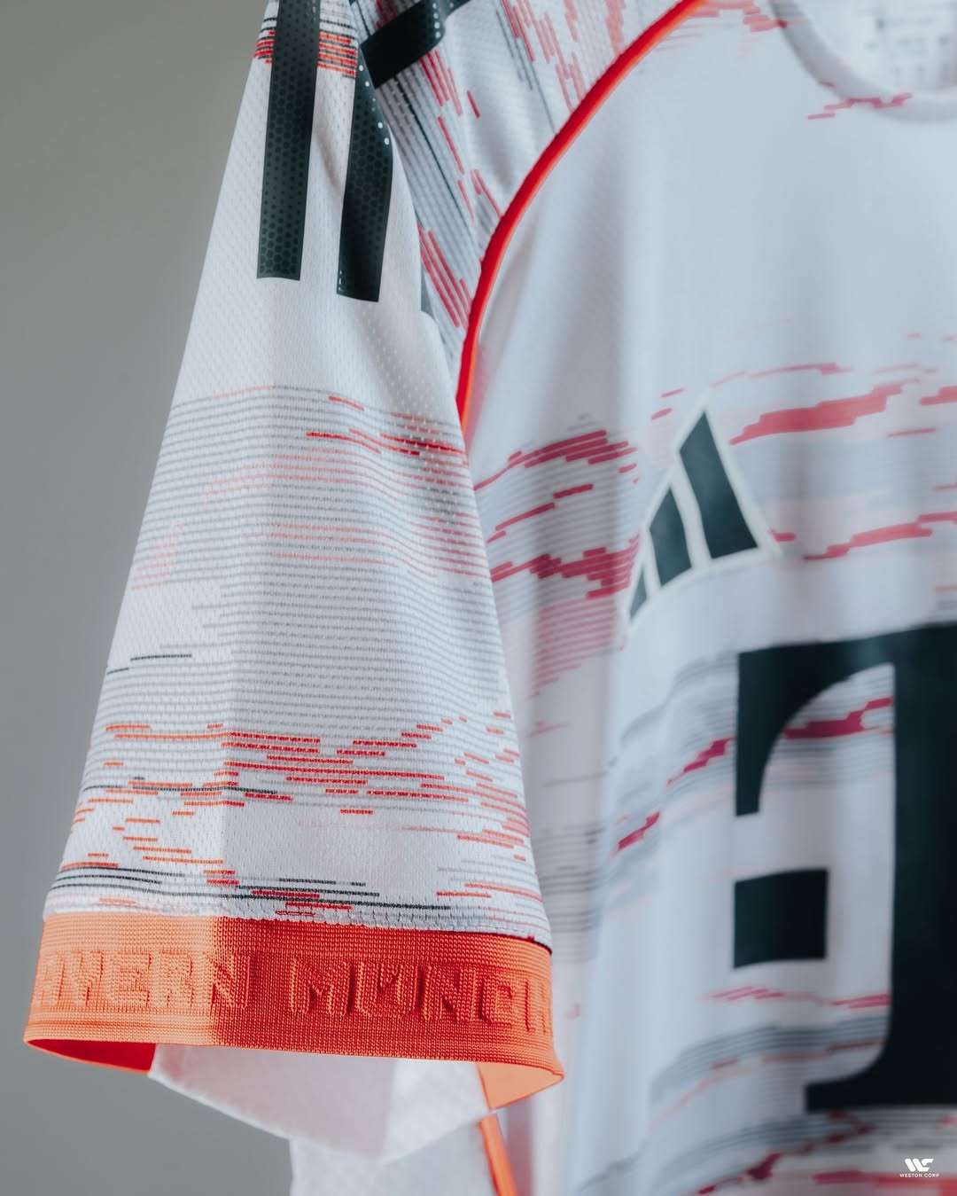 Player Version - Bayern Munich 2025-26 away jersey