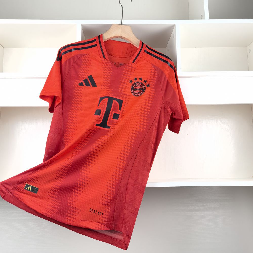 Player Version - Bayern Munich Home 2024/25